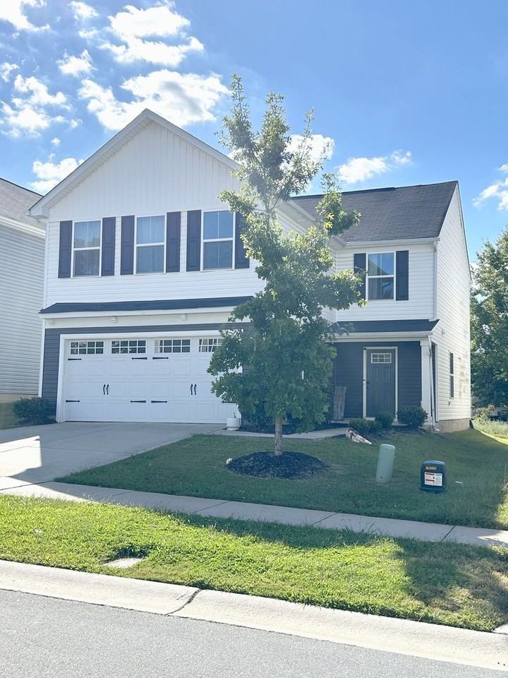 1027 Skipjack Ln - Photo 2 of 28