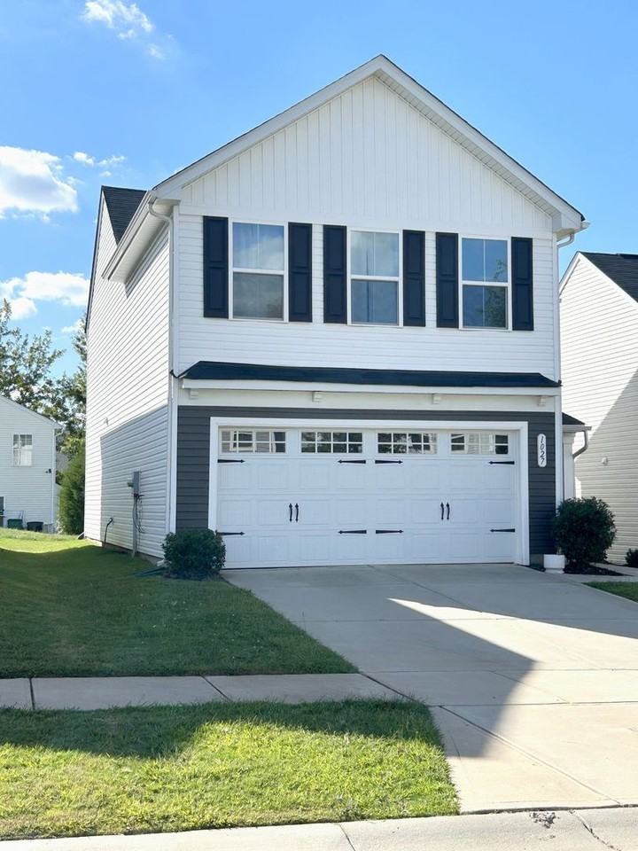 1027 Skipjack Ln - Photo 3 of 28