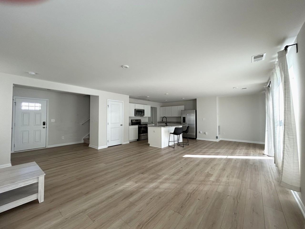 1027 Skipjack Ln - Photo 4 of 28
