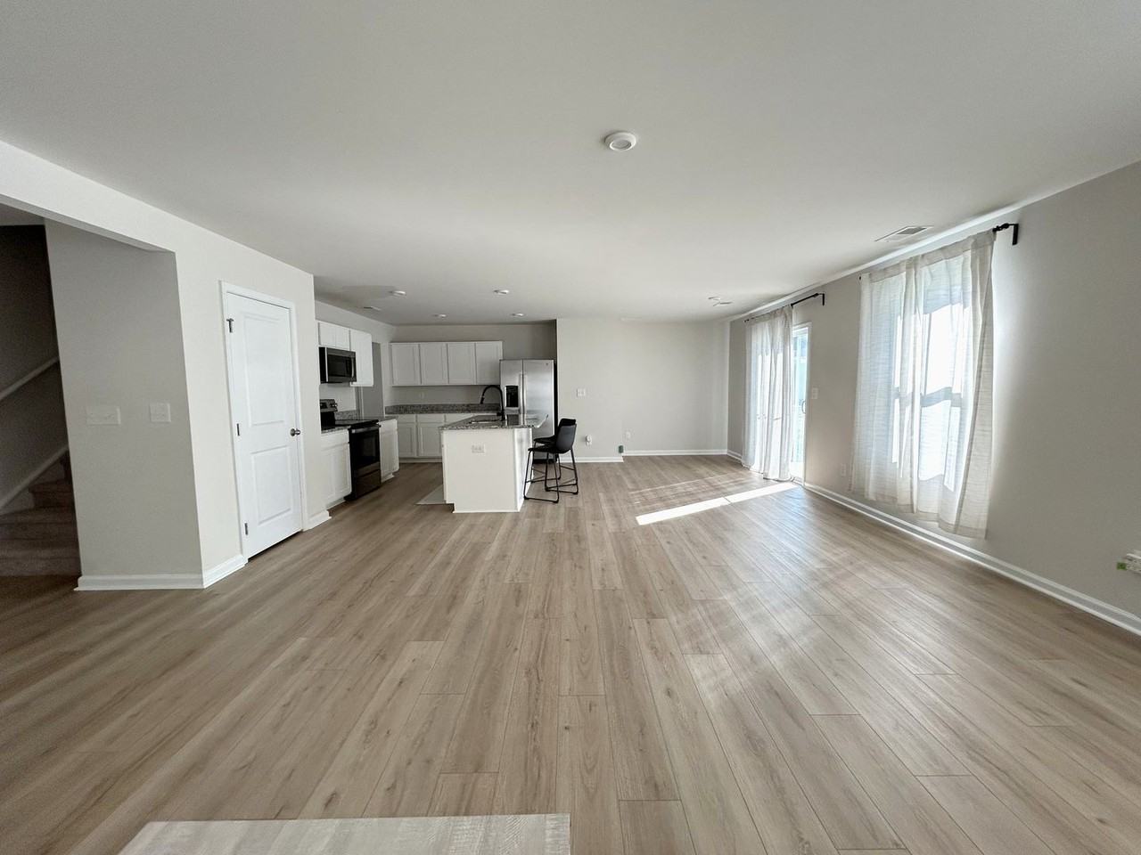 1027 Skipjack Ln - Photo 5 of 28