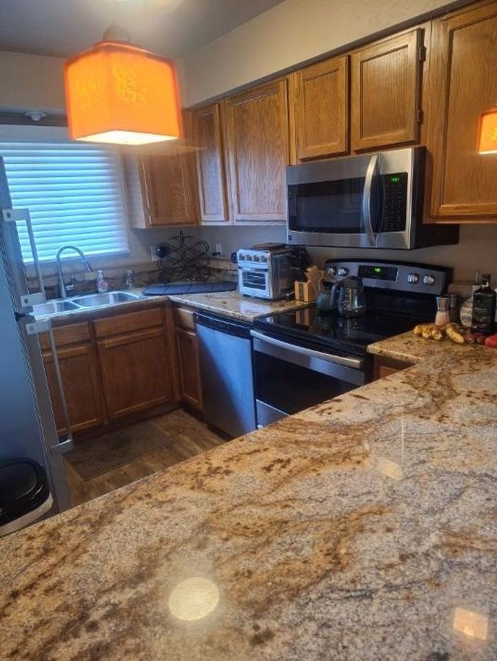 312 Hillcrest Dr - Photo 3 of 18