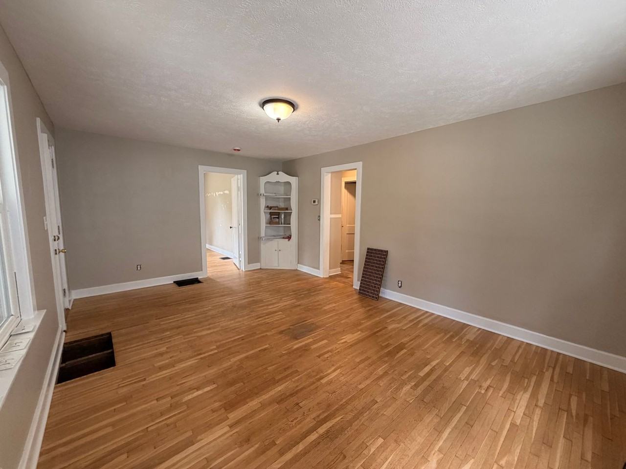 1812 Richmond St Nw - Photo 6 of 17