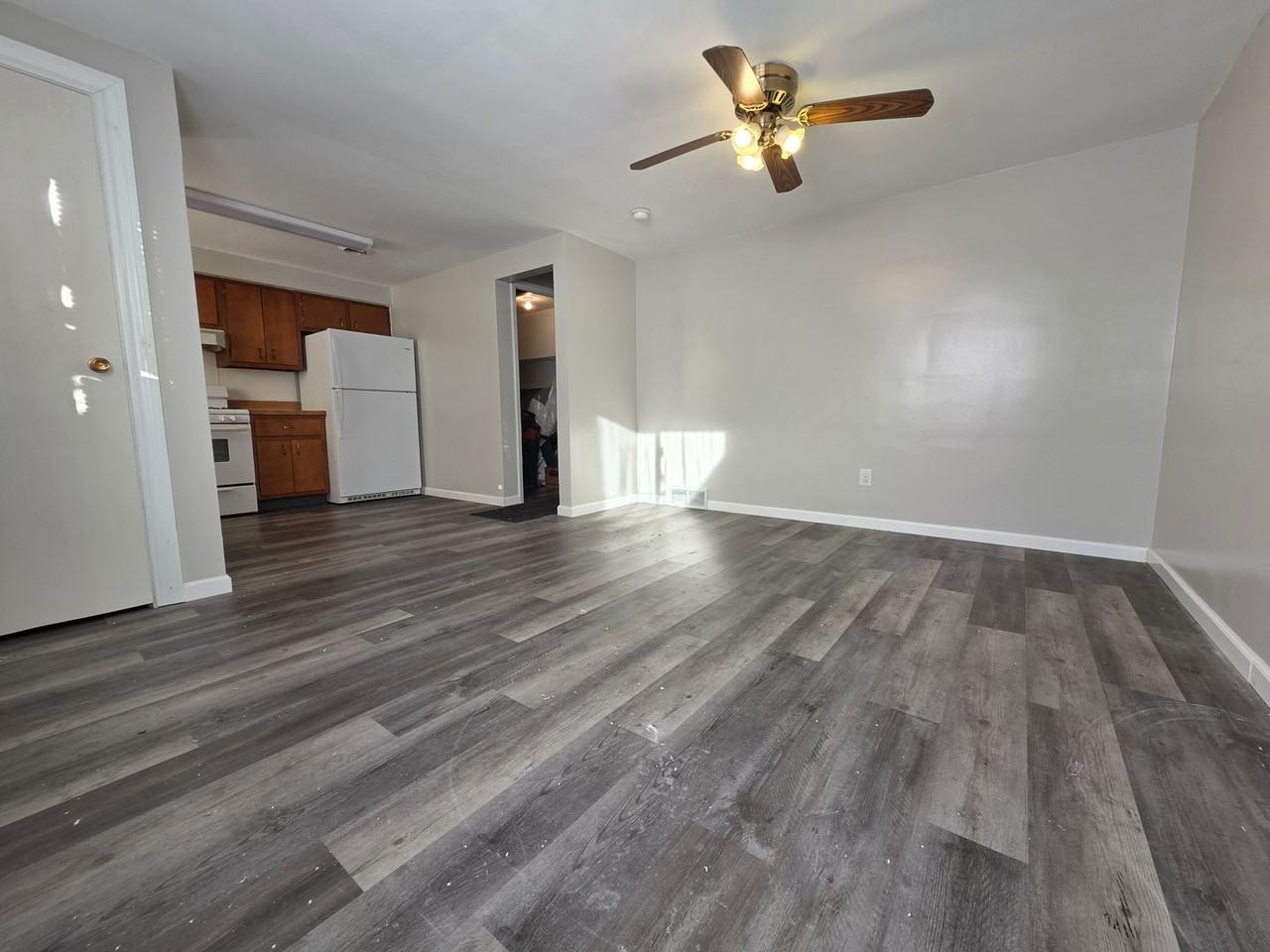 602 Main St - Photo 4 of 17
