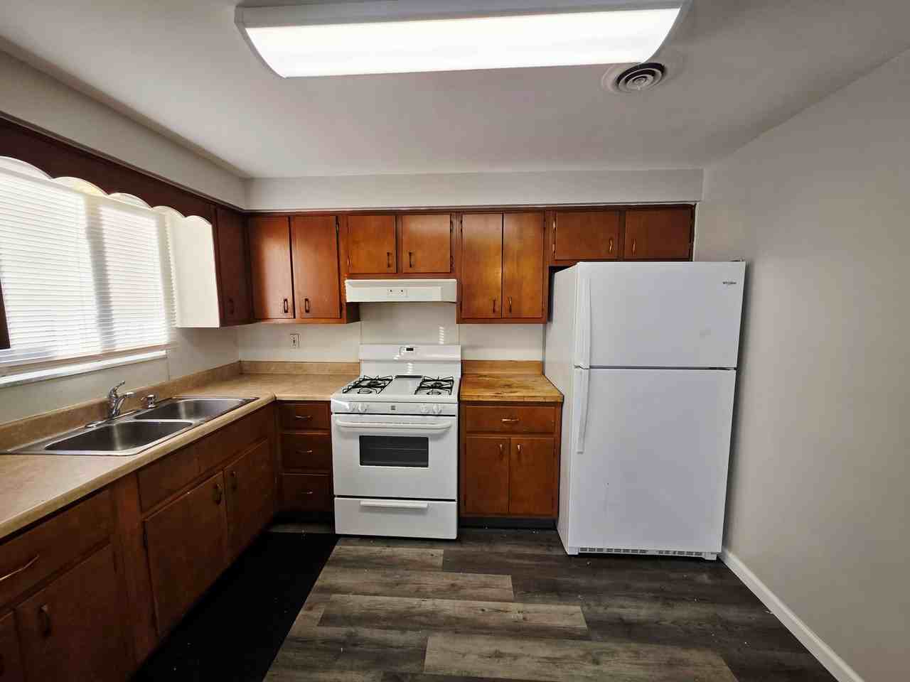 602 Main St - Photo 6 of 17