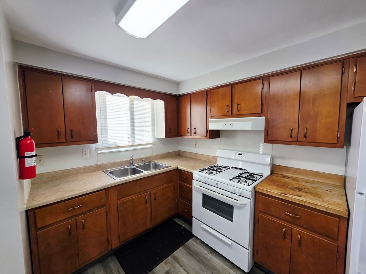 602 Main St - Photo 7 of 17