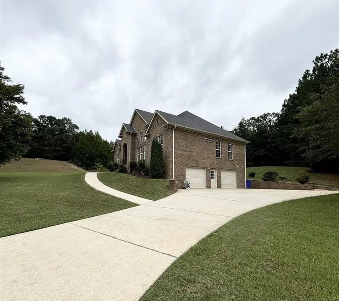 601 Emerald Trce - Photo 2 of 2