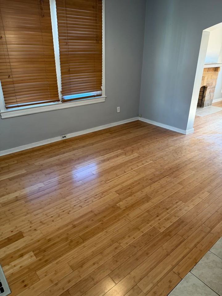 212 Republic St - Photo 4 of 11