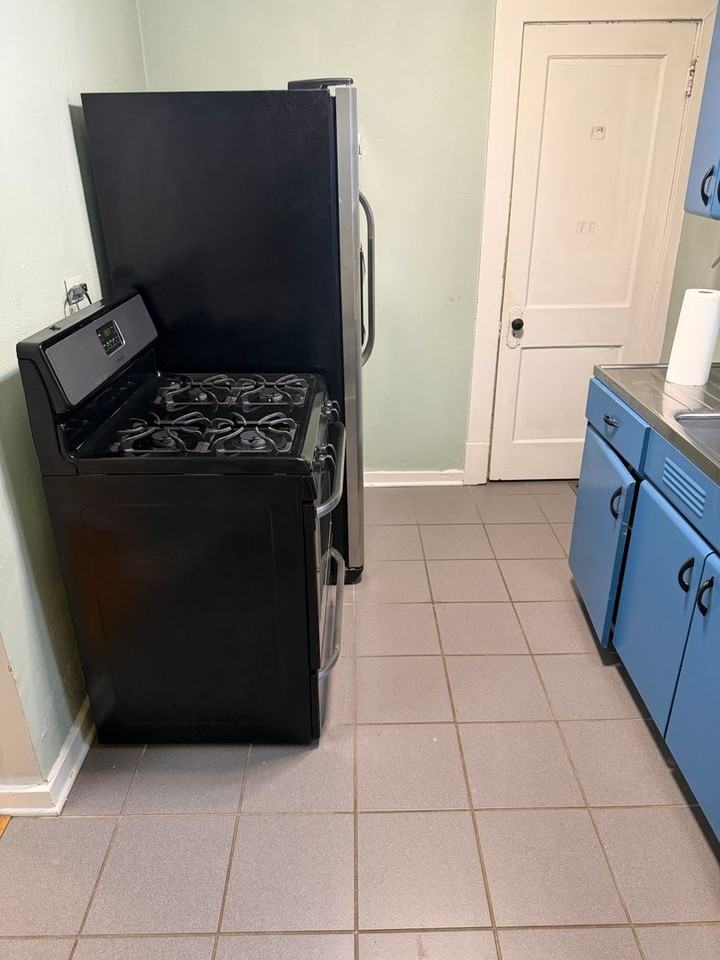 212 Republic St - Photo 6 of 11