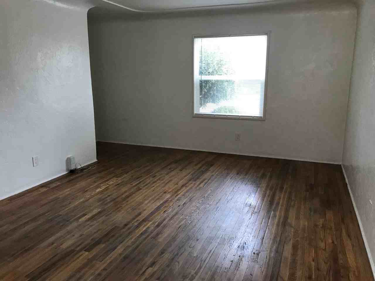 1015 Kimble St - Photo 2 of 8
