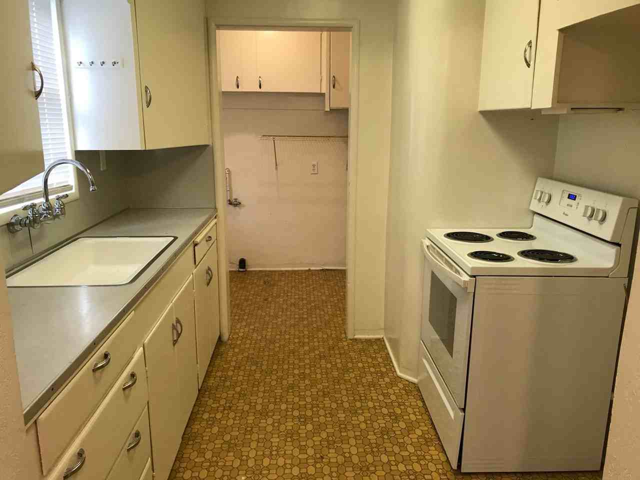 1015 Kimble St - Photo 4 of 8
