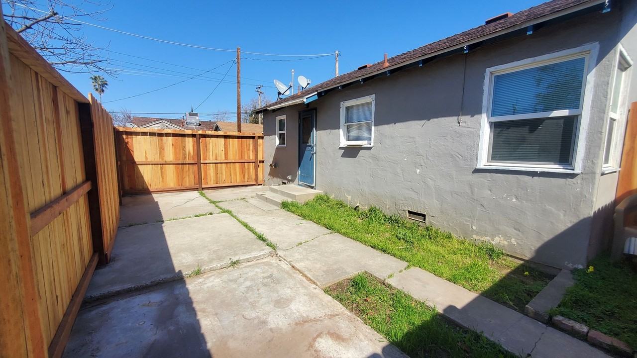 1015 Kimble St - Photo 7 of 8
