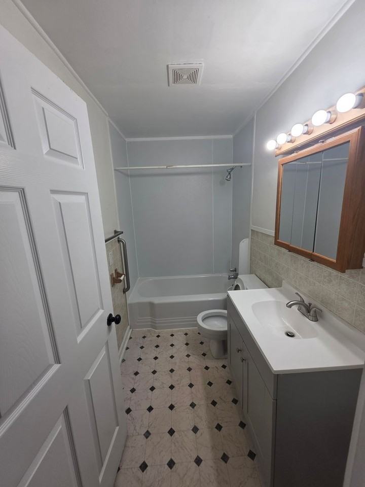 233 Methodist Dr - Photo 4 of 18