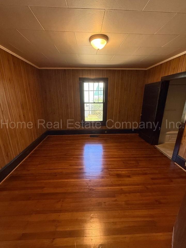 1118 Franklin St - Photo 6 of 10