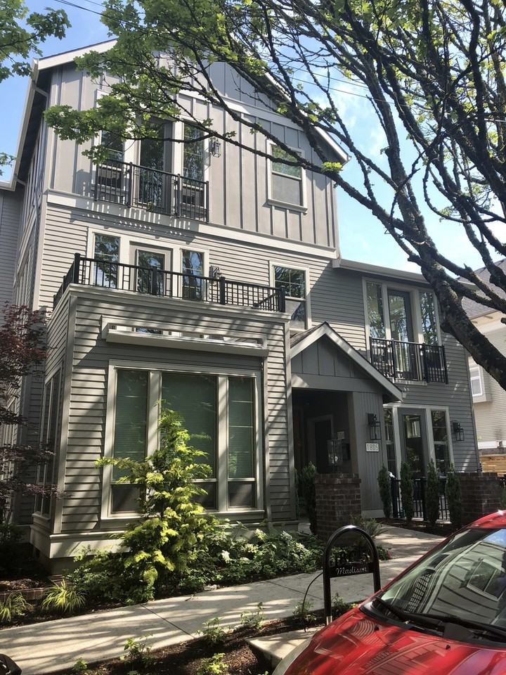 1805 Se Madison St #203 - Photo 2 of 18