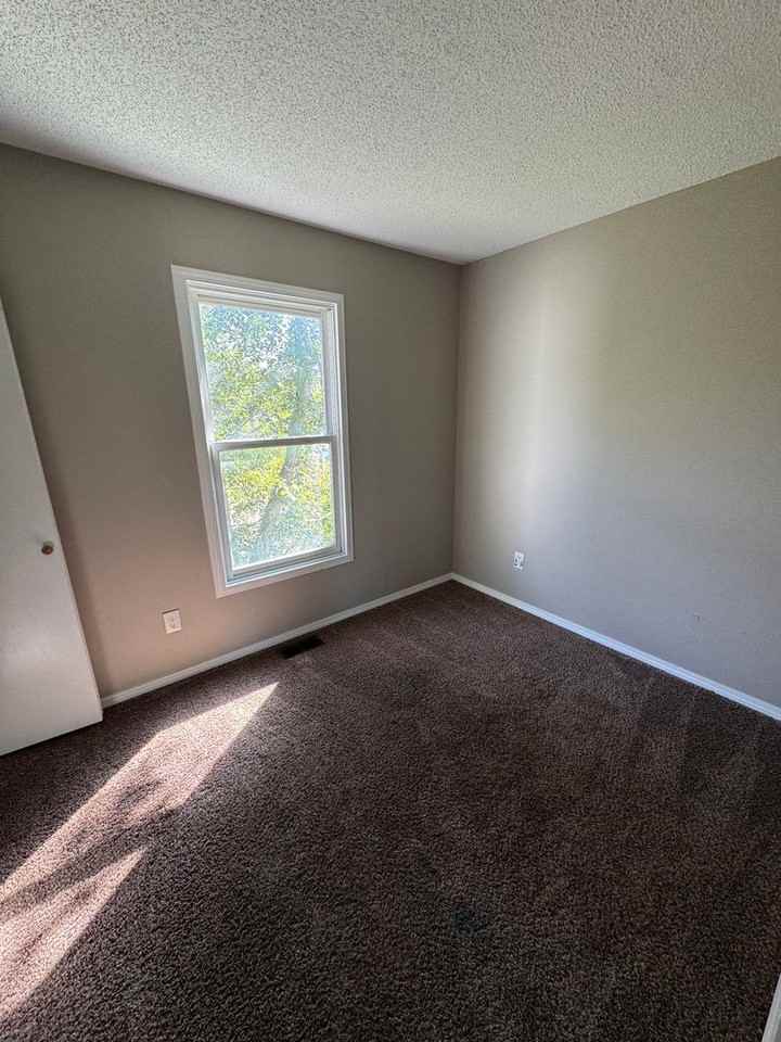 726 Aurora Knoll Ln - Photo 4 of 8