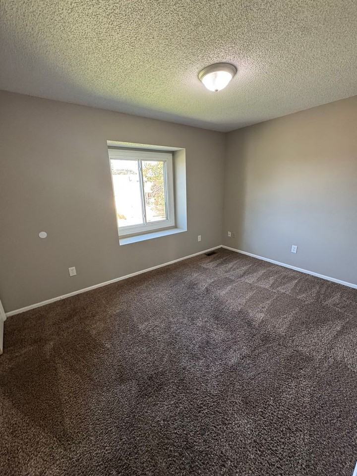 726 Aurora Knoll Ln - Photo 5 of 8