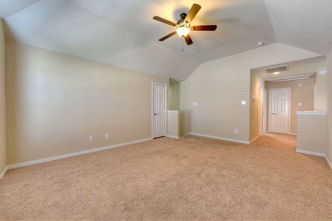 10 Quillwood Pl - Photo 2 of 38