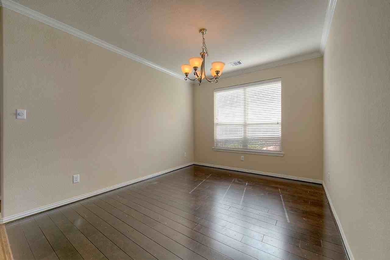 10 Quillwood Pl - Photo 5 of 38