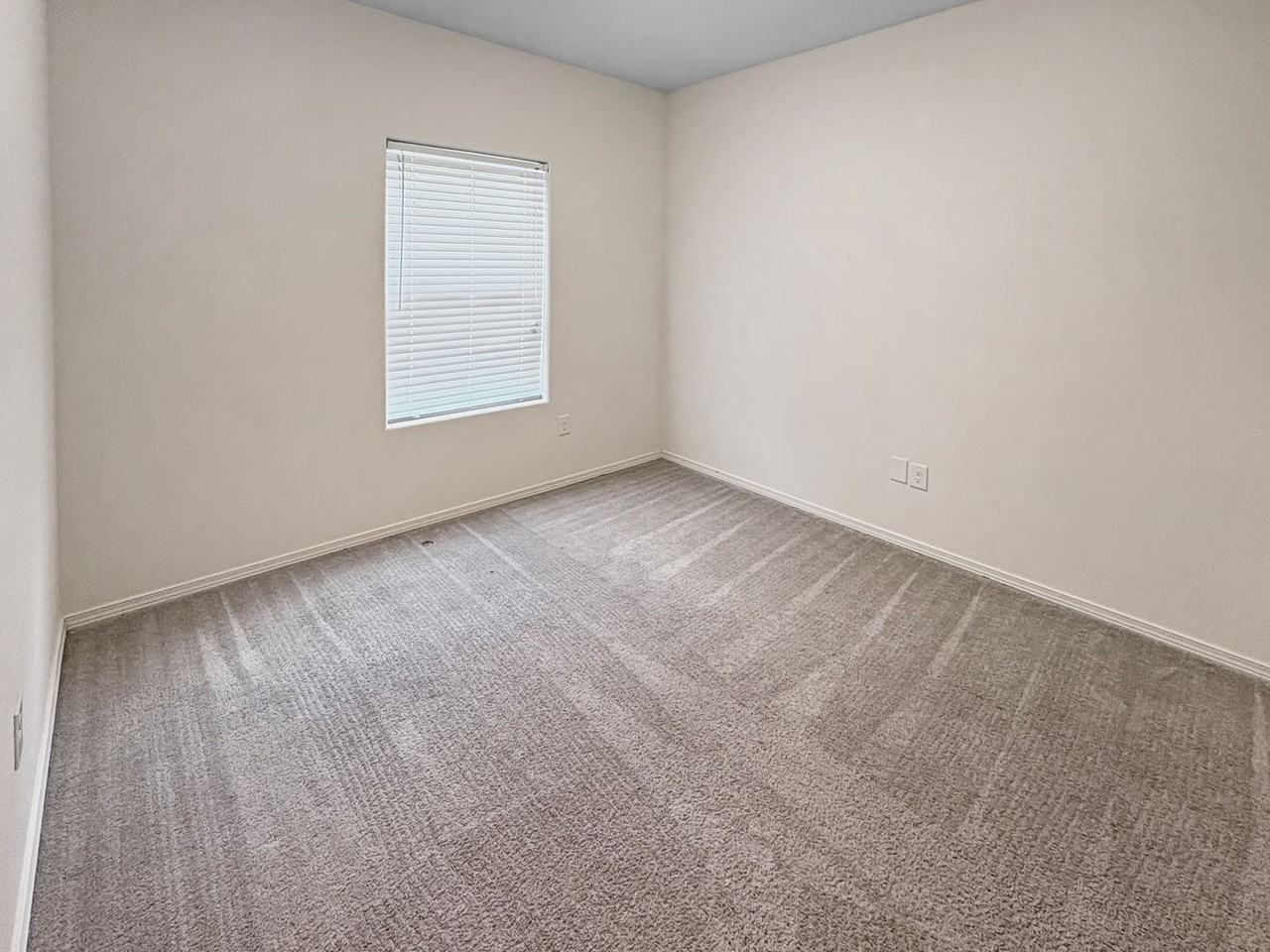 2319-2331 North Desert Willow Lane - Photo 4 of 16