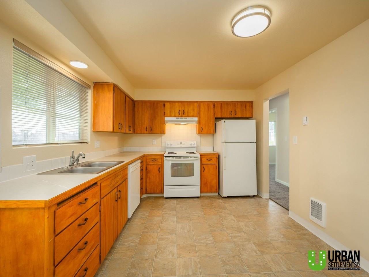 1507 2nd St - Photo 5 of 18