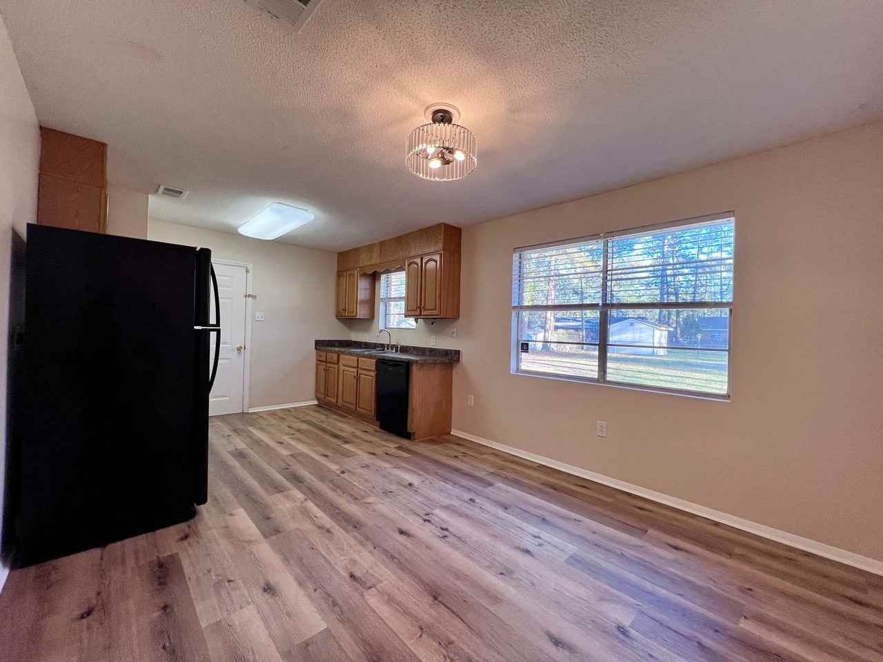 133 Melrose Pl - Photo 6 of 26