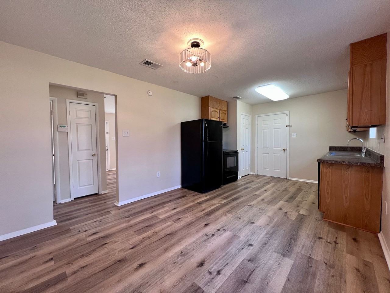 133 Melrose Pl - Photo 7 of 26