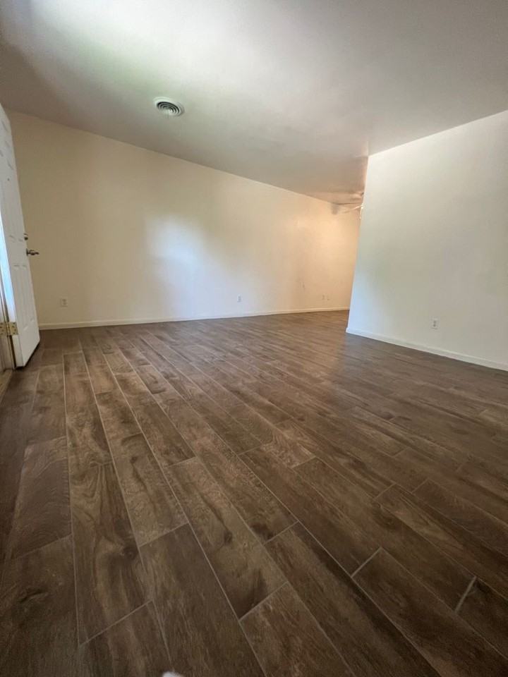110 Sw 24th Ave - Photo 2 of 10