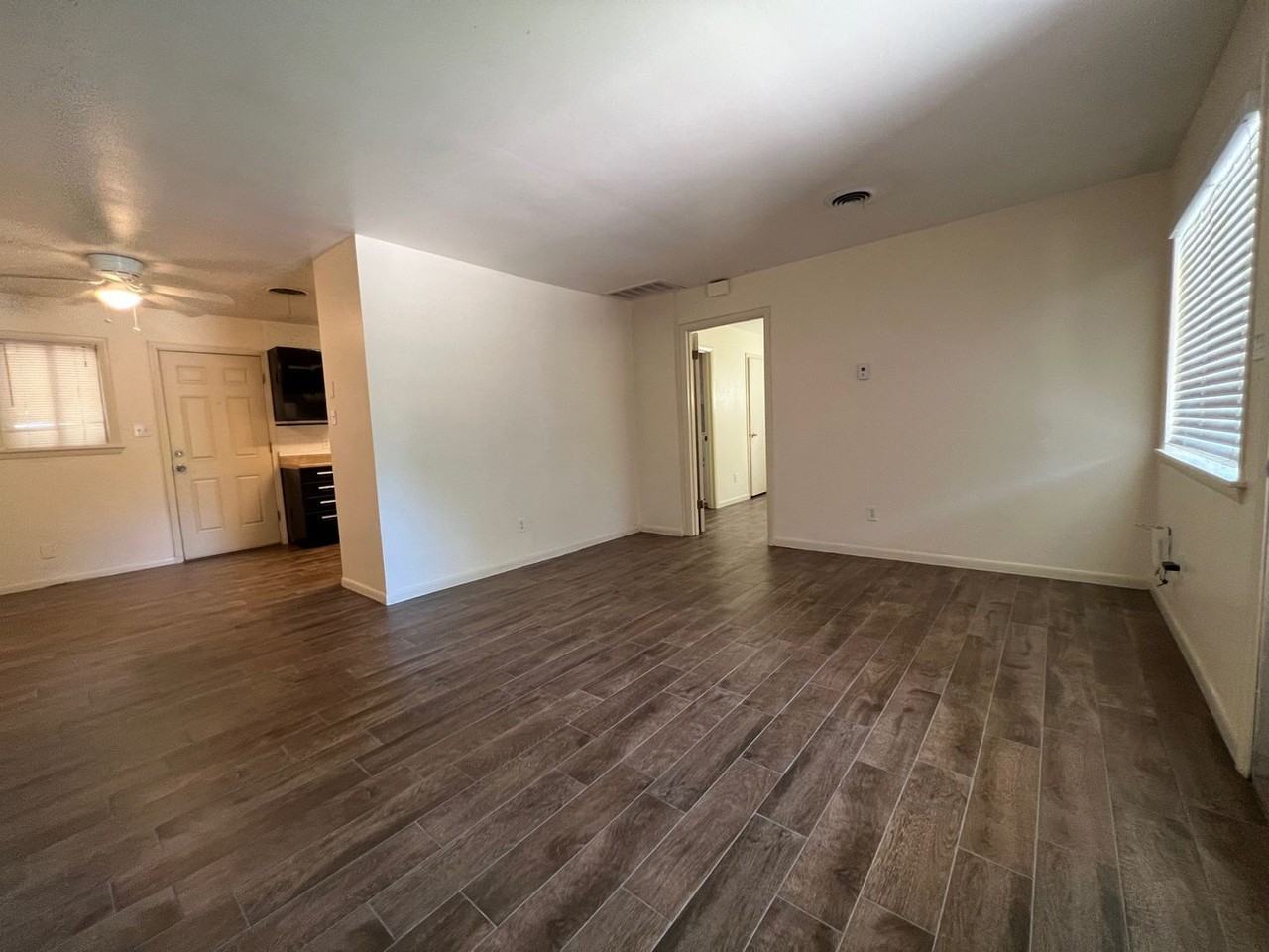 110 Sw 24th Ave - Photo 4 of 10