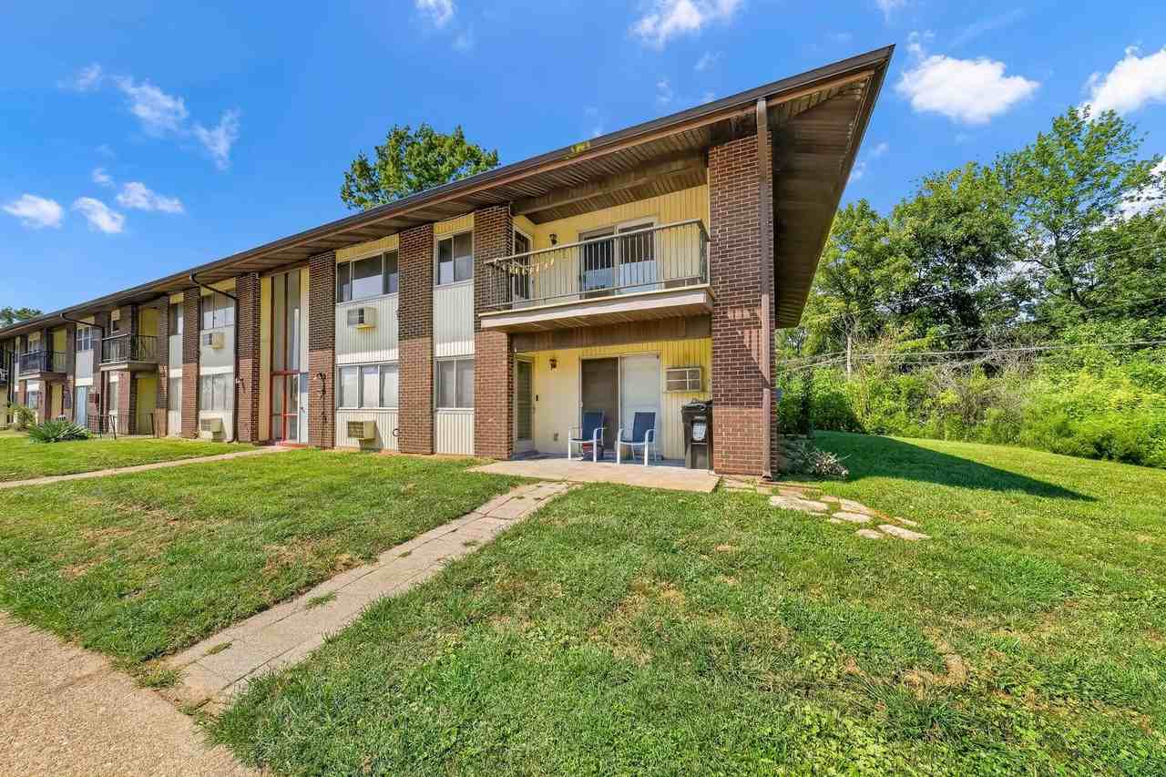 7565 Hazelcrest Dr - Photo 4 of 32