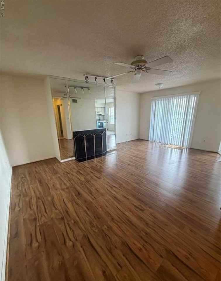 616 Shoreham Ct #203 - Photo 2 of 7