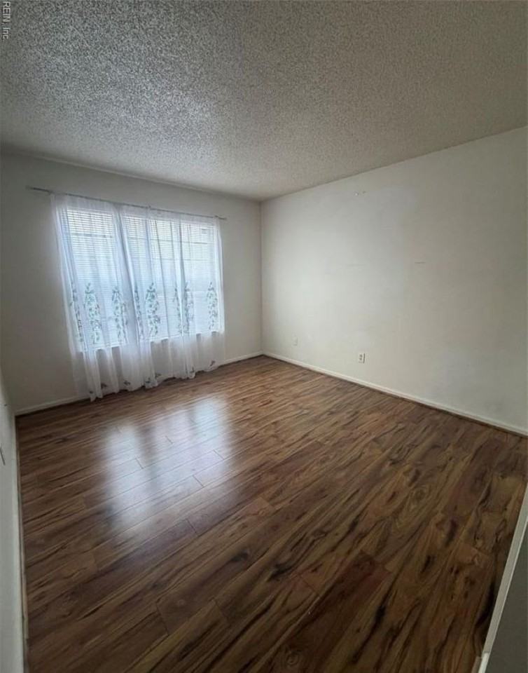616 Shoreham Ct #203 - Photo 5 of 7
