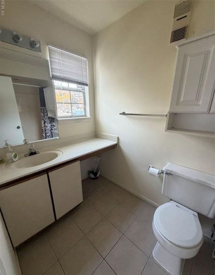 616 Shoreham Ct #203 - Photo 7 of 7