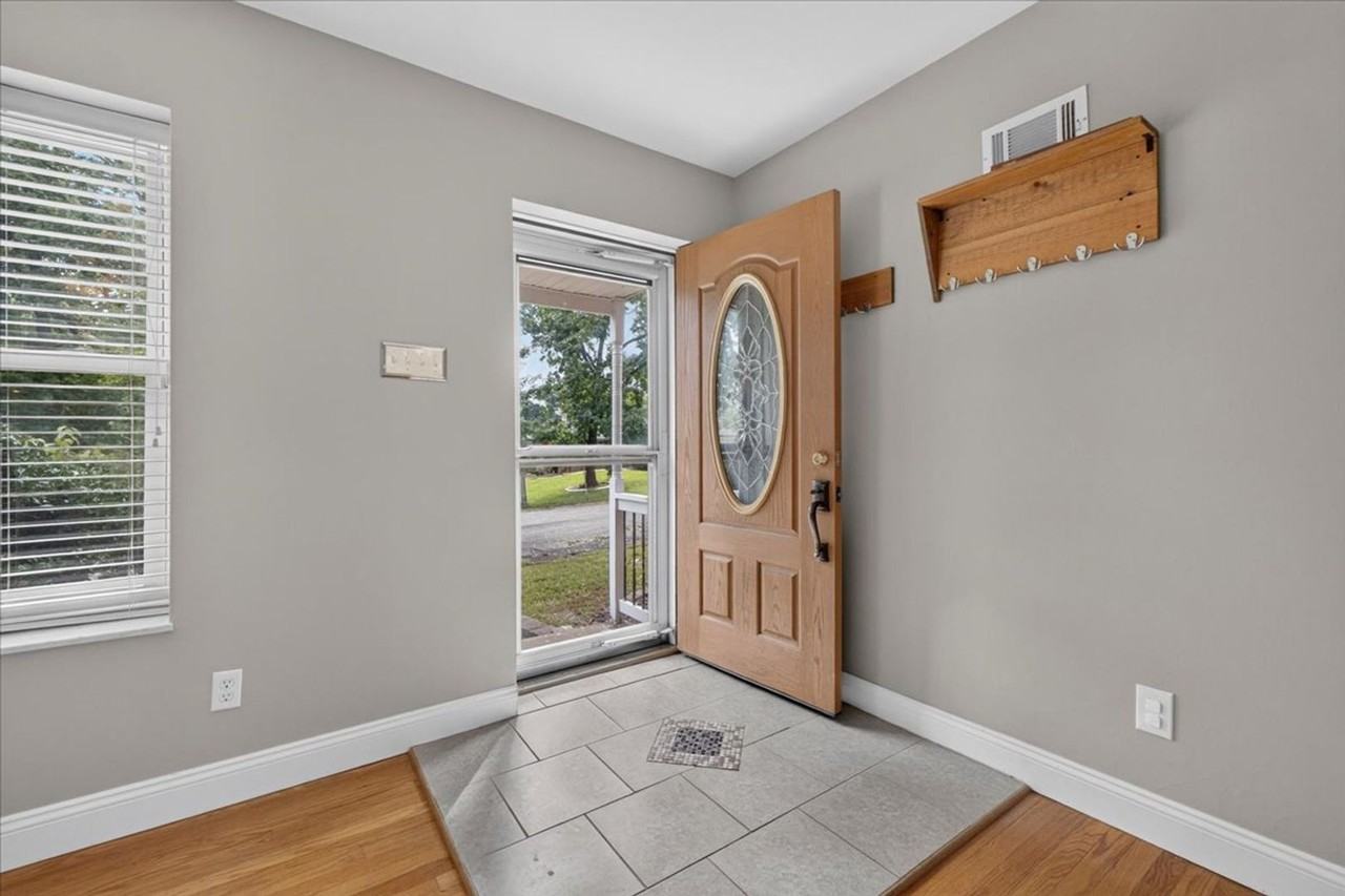 949 Warder Ave - Photo 6 of 50
