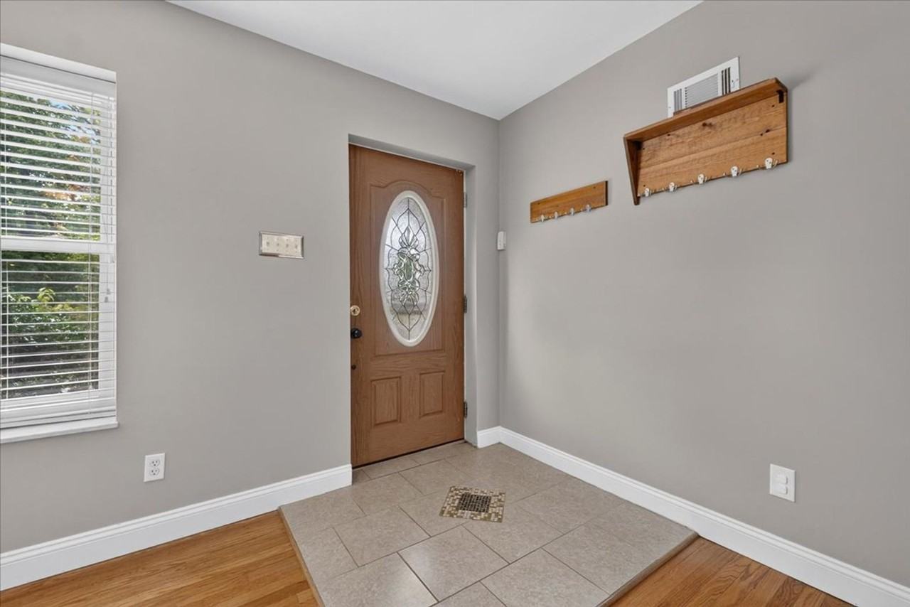 949 Warder Ave - Photo 7 of 50