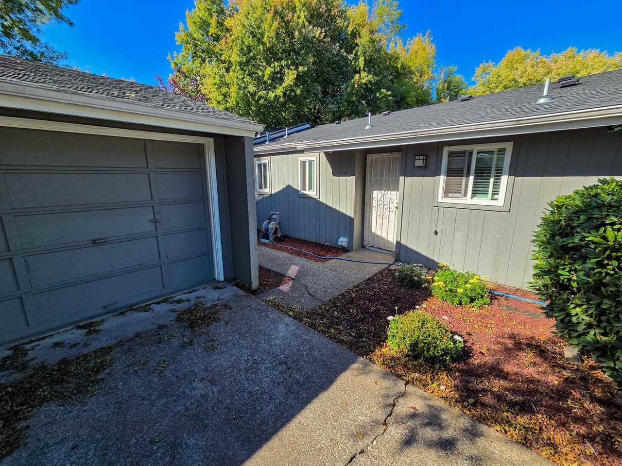 381 Whitesell Ct Ne - Photo 2 of 18