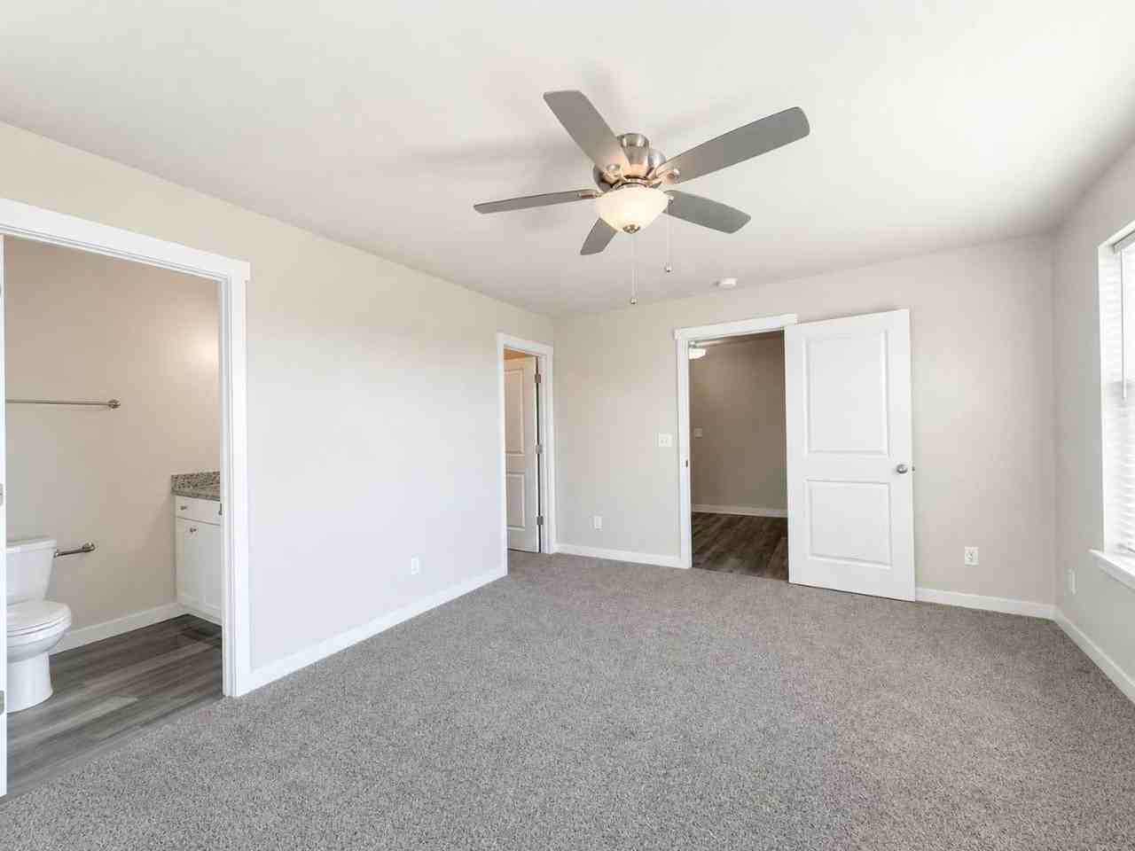 2527 N Knights Ln - Photo 7 of 22