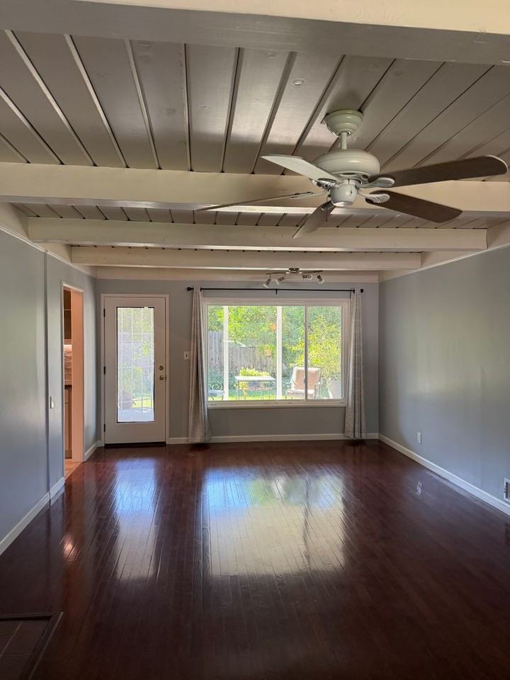 2121 Tevis Rd - Photo 2 of 23