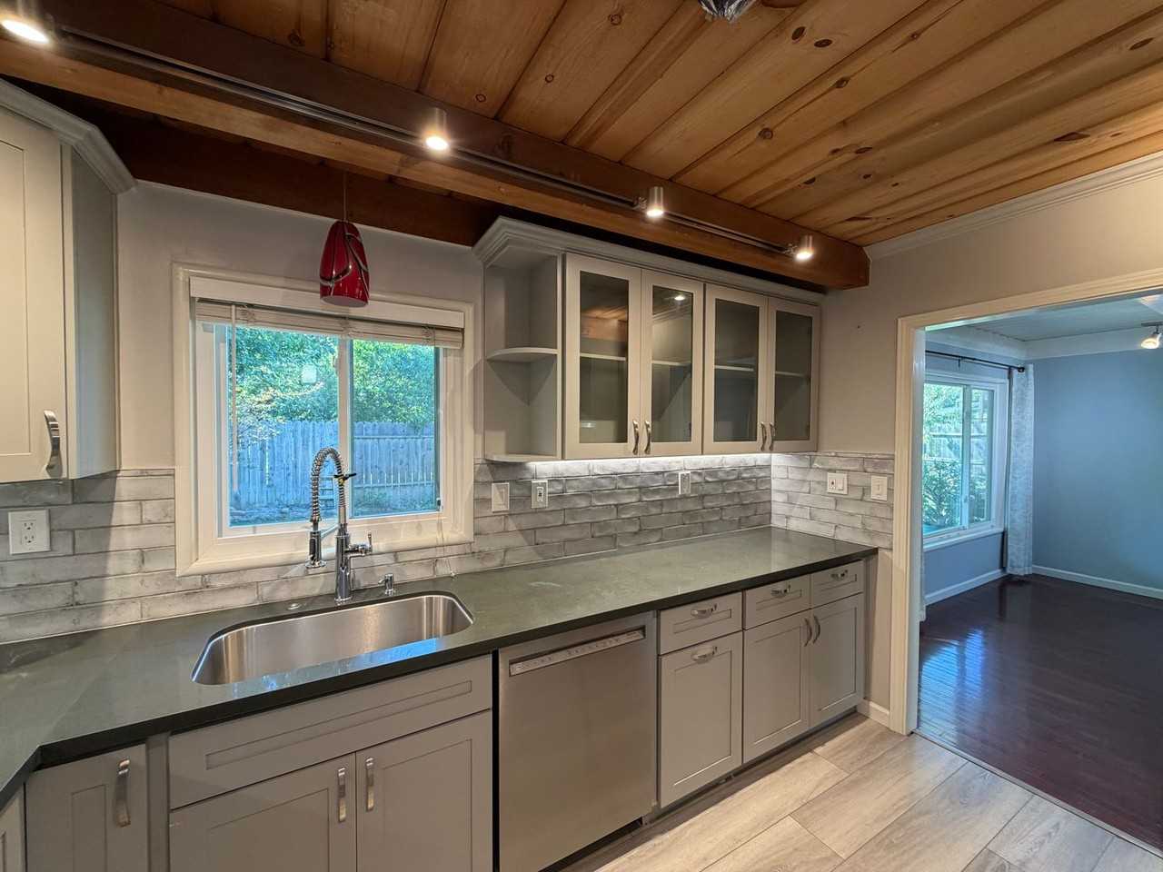 2121 Tevis Rd - Photo 7 of 23