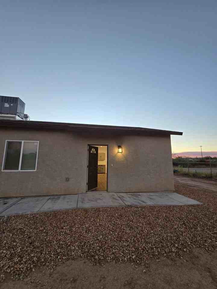 5810 E Hermans Rd - Photo 2 of 28