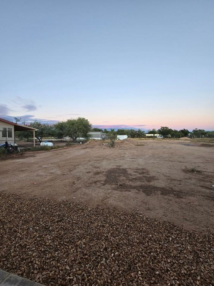 5810 E Hermans Rd - Photo 4 of 28