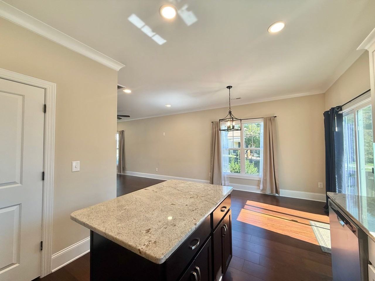 3114 Bryant St - Photo 5 of 24
