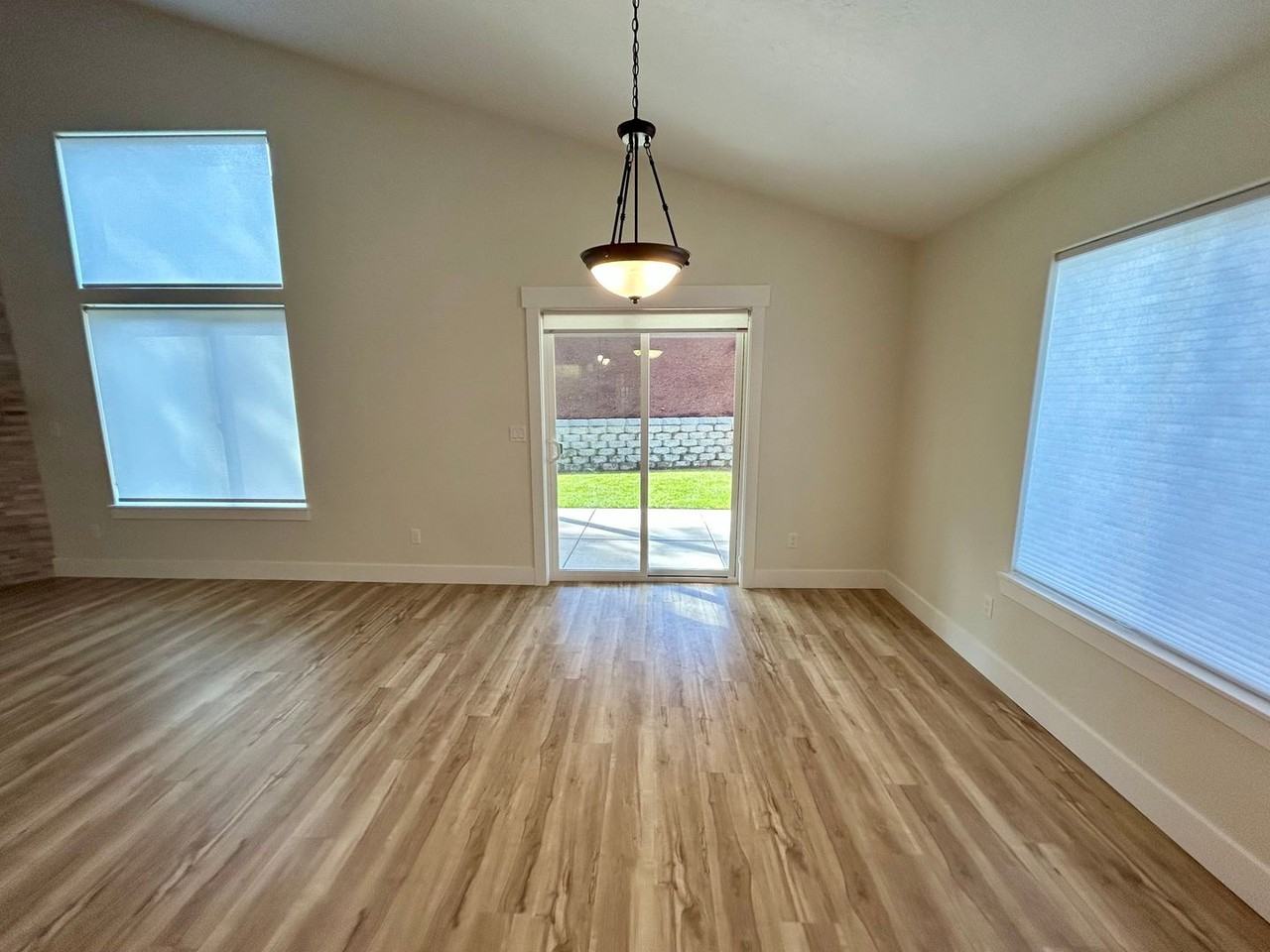 5667 Jeremy Valley Dr Se - Photo 4 of 24