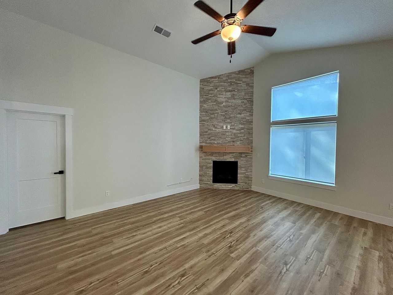 5667 Jeremy Valley Dr Se - Photo 5 of 24
