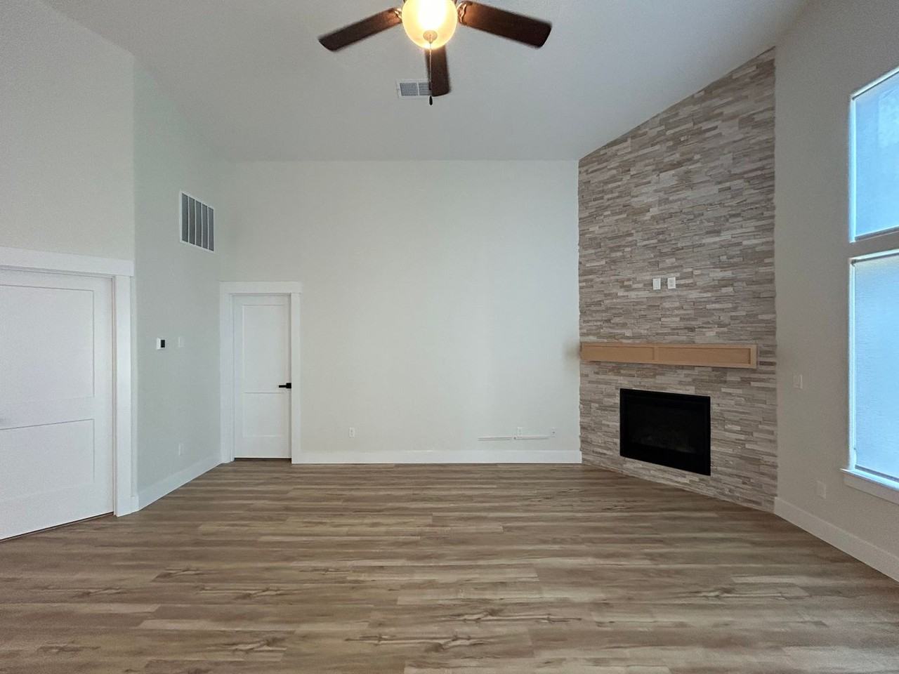 5667 Jeremy Valley Dr Se - Photo 6 of 24