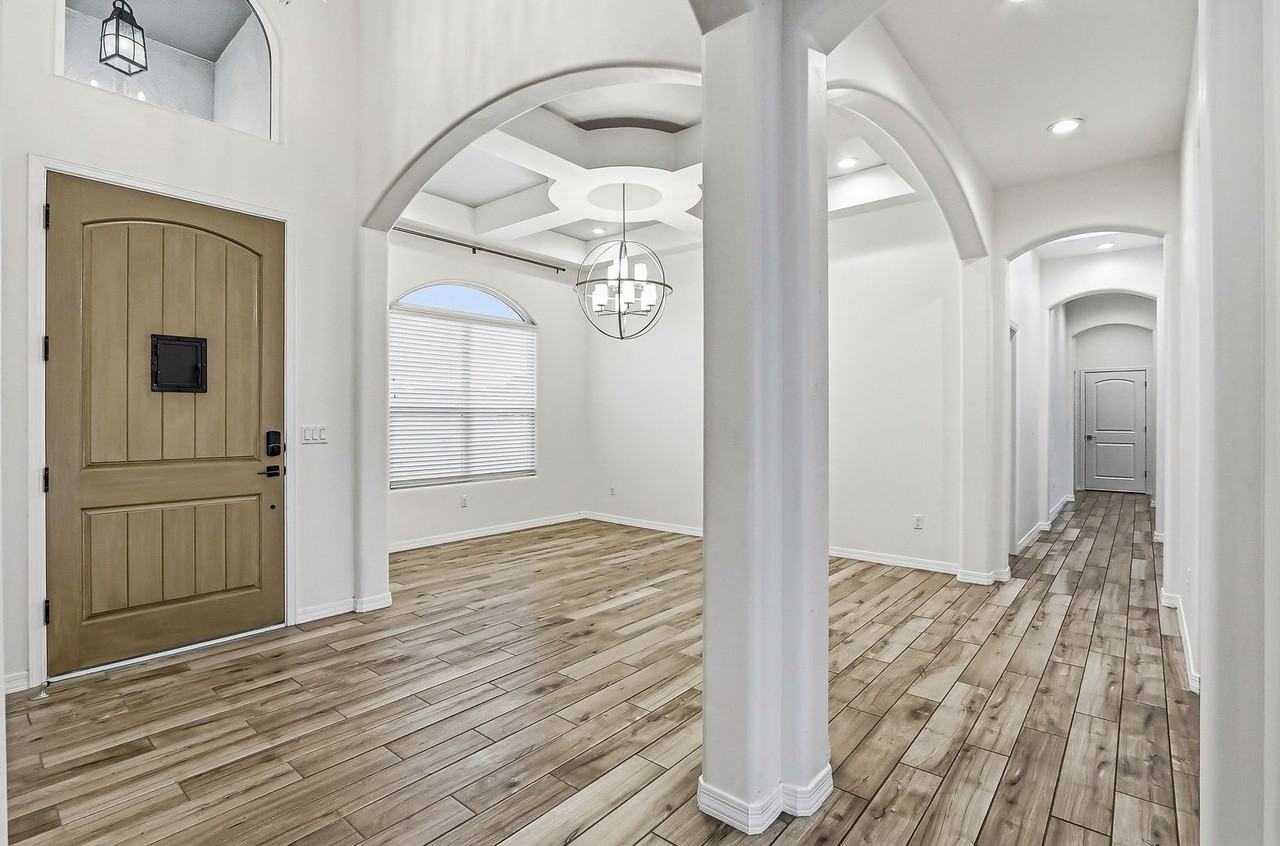 1125 Cactus Wren Ct - Photo 3 of 46