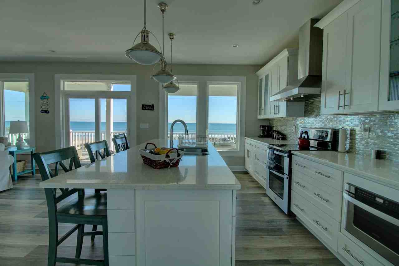 525 Ocean Dr - Photo 5 of 34