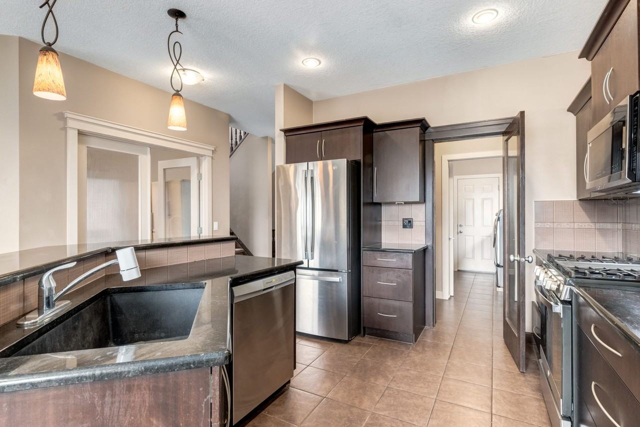 226 Silverado Bank Cir Sw - Photo 4 of 27