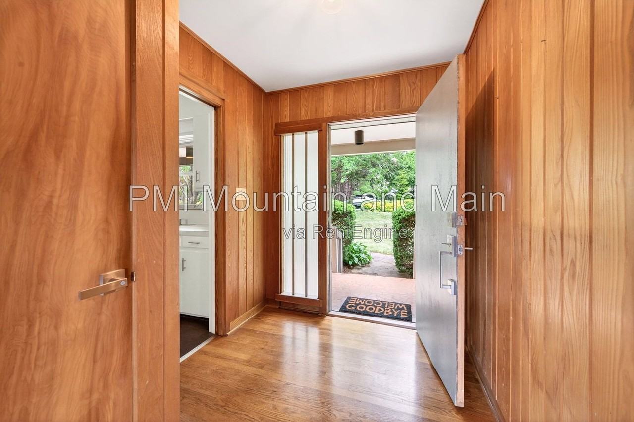 99 Marlborough Rd - Photo 3 of 50