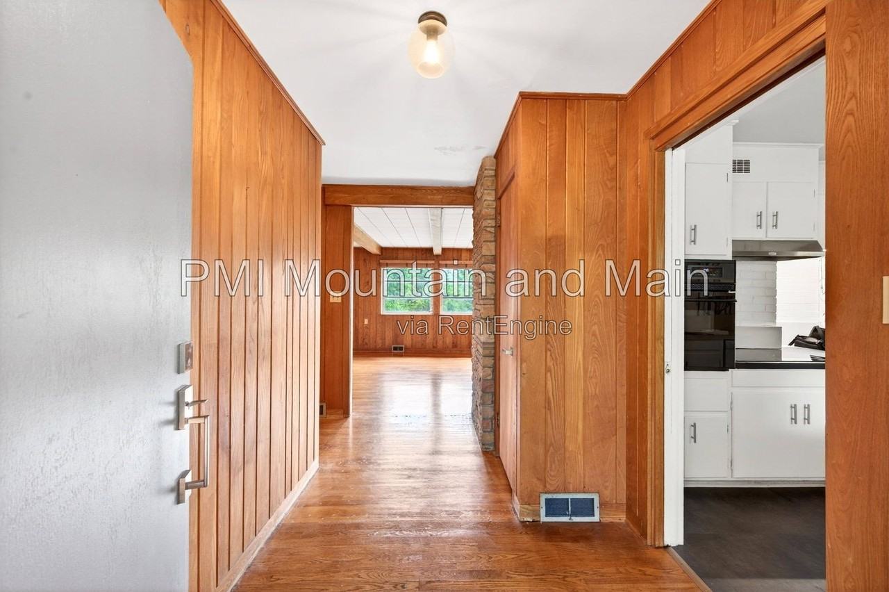 99 Marlborough Rd - Photo 4 of 50