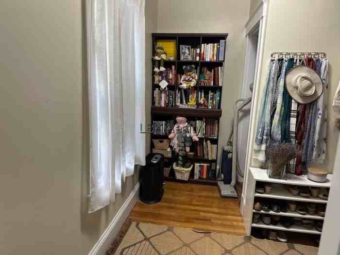 22 Melville Ave - Photo 3 of 15